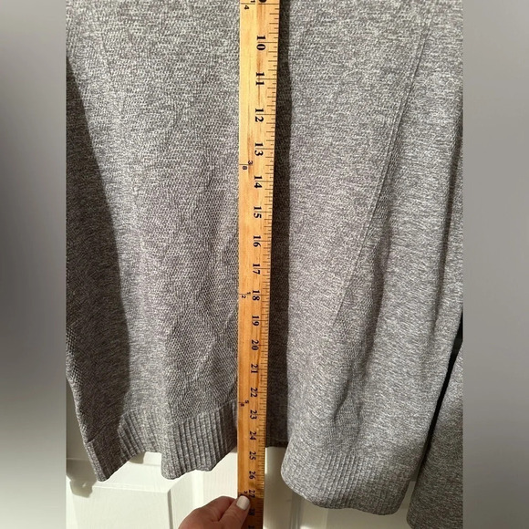 EUC SOUTHERN TIDE Ladies Large Gray 1/4 Zip Stretchy Pullover Thumbholes CLEAN - Picture 9 of 9